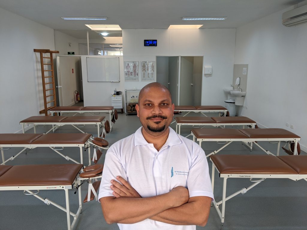 Eswar Kumar teaching Indian bonesetting